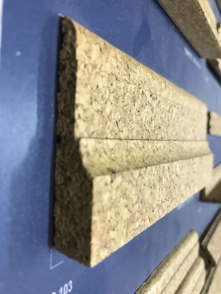 Плинтус пробковый ArtCorkDesing С 103 лакированный 12х65х910 мм в Омске