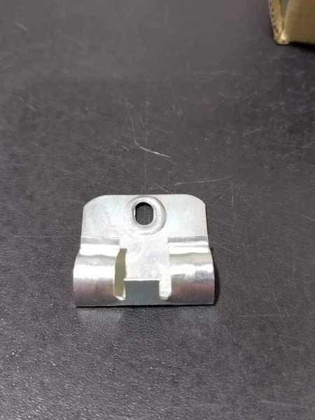 Клипсы к плинтусу MDF Bonkeel (50шт) в Омске