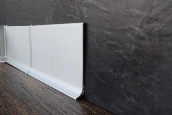 Алюминиевый плинтус ЭлитПроф Анодированный Плоский (100х11х2500 мм) в Омске