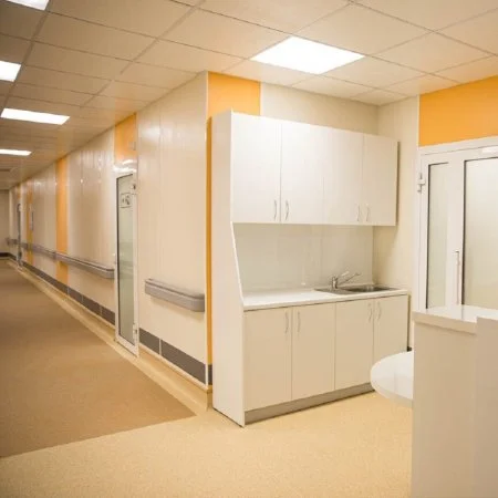 Коннелюрный односоставной плинтус Bonkeel Prof Серый (95х2700мм) в Омске