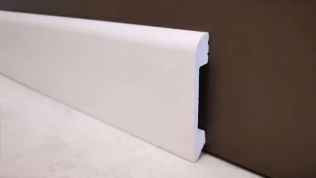 Плинтус Solid UHD 05/80 (80х13х2400 мм) в Омске