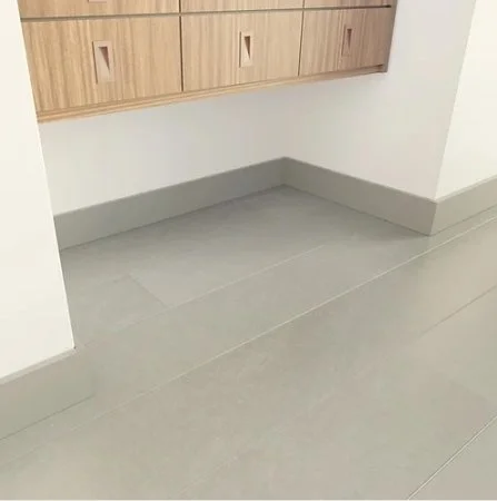 Плинтус NMC Wallstyl FD2S (110х15х2000 мм) в Омске