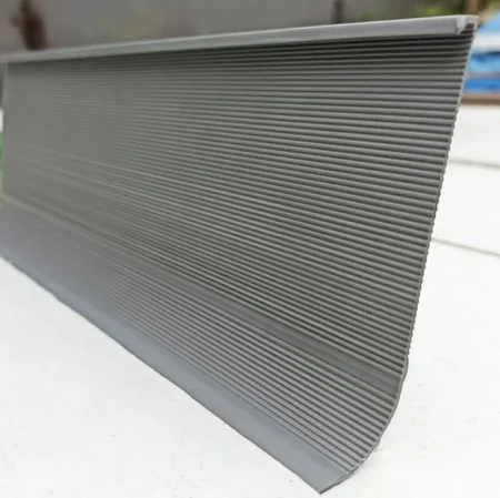 Коннелюрный односоставной плинтус Bonkeel Prof Серый (95х2700мм) в Омске