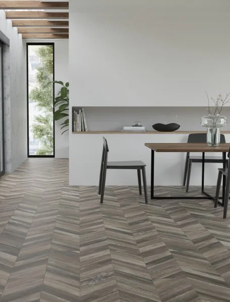 Ламинат Egger PRO 8/33 4V Large Дуб Кестинкорт Шоколад левая EPL240F4CL в Омске